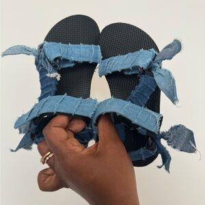 Arizona Love denim distressed sandals size 30/31
